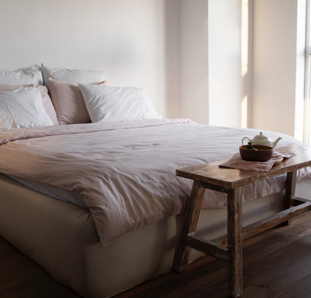 Empty Modern Room With Furniture 4 1024x981